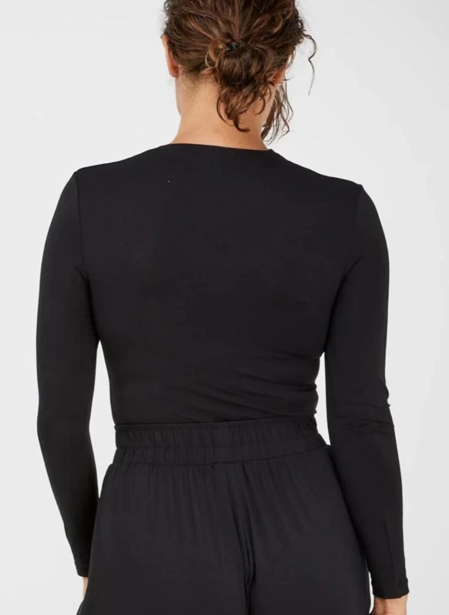 Tani Women's Long Sleeve Scoop Neck T-Shirt - Soft Casual Basic Top in Black