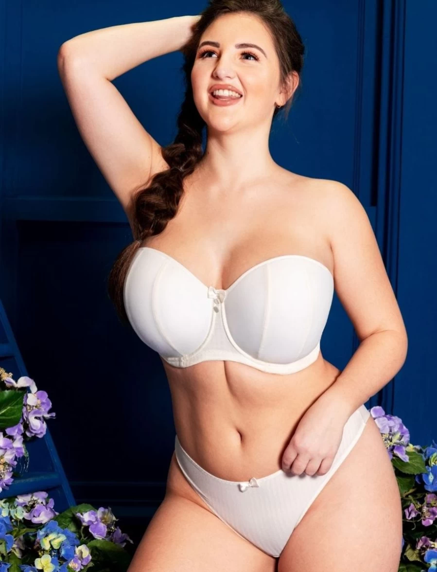Curvy Kate Luxe Strapless Bra in Ivory | Full Bust Support | Comfortable T-Shirt Bra