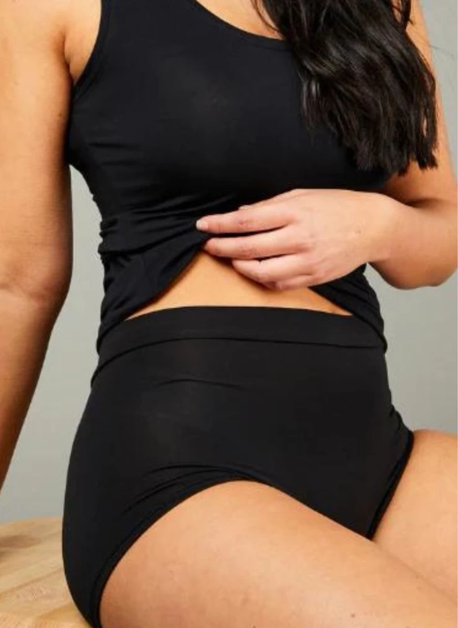 "Tani Women's Black Boyleg Shorts – Comfortable High-Waist Underwear"