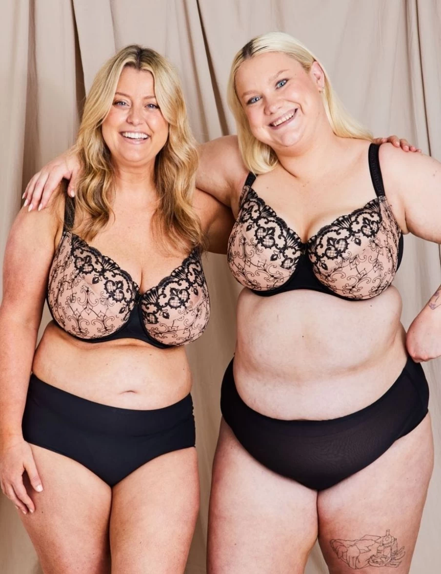 Samanta Perla Soft Full Cup Bra - Comfortable Black Lace Underwear for Women
